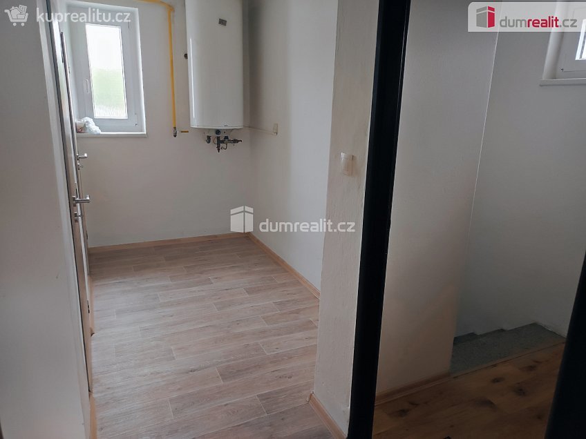 Pronájem bytu 1+1 41 m^2 Přestavlky, Přestavlky 