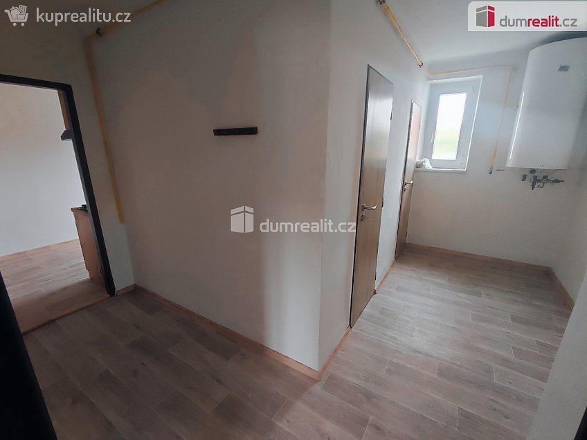 Pronájem bytu 1+1 41 m^2 Přestavlky, Přestavlky 