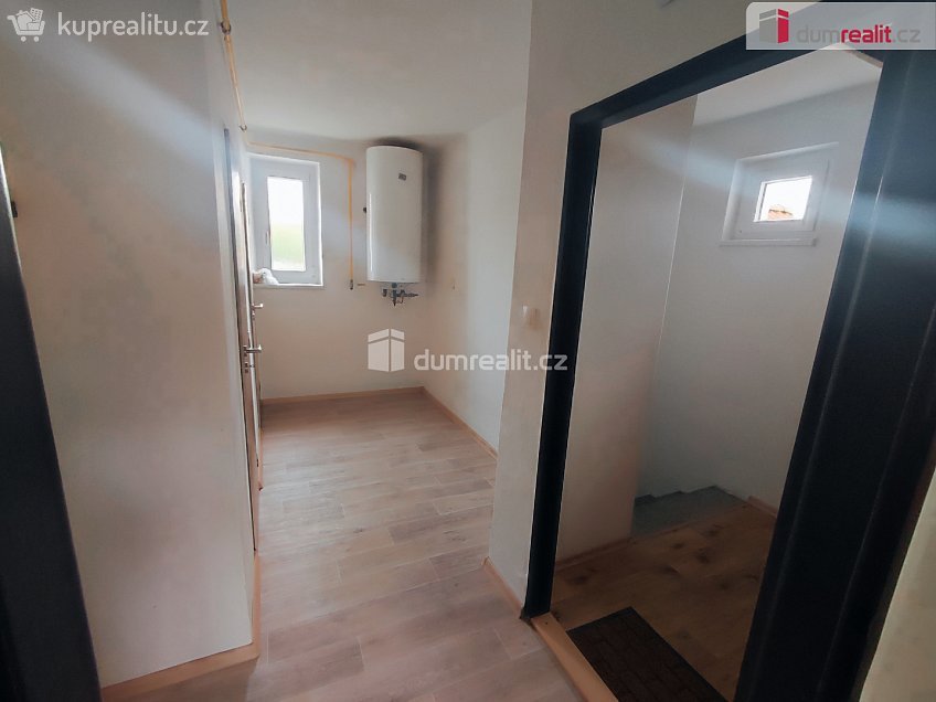 Pronájem bytu 1+1 41 m^2 Přestavlky, Přestavlky 
