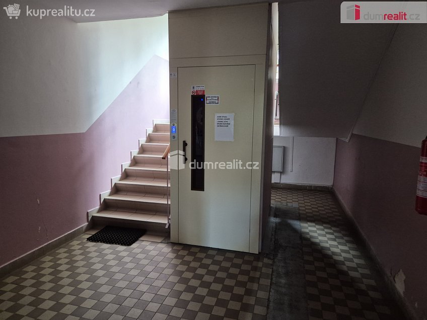 Prodej bytu 2+1 60 m^2 Na Vyhlídce, Kaplice 