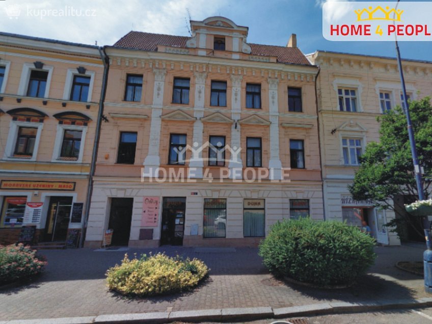 Pronájem  obchodních prostor 98 m^2 Malé náměstí, Benešov 