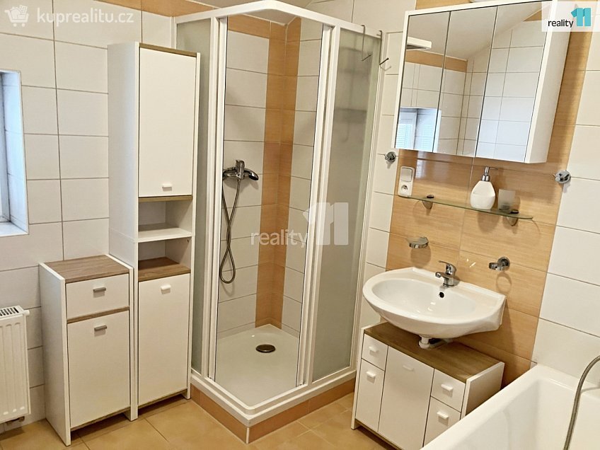 Pronájem bytu 2+kk 68 m^2 Vochov, Vochov 