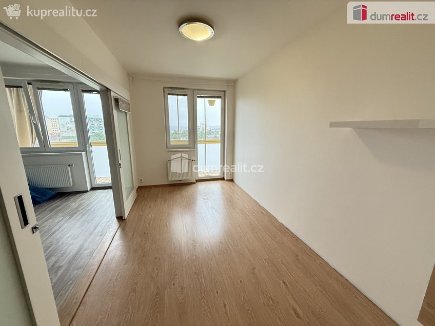 Pronájem bytu 3+kk 70 m^2 Březenská, Praha 8 