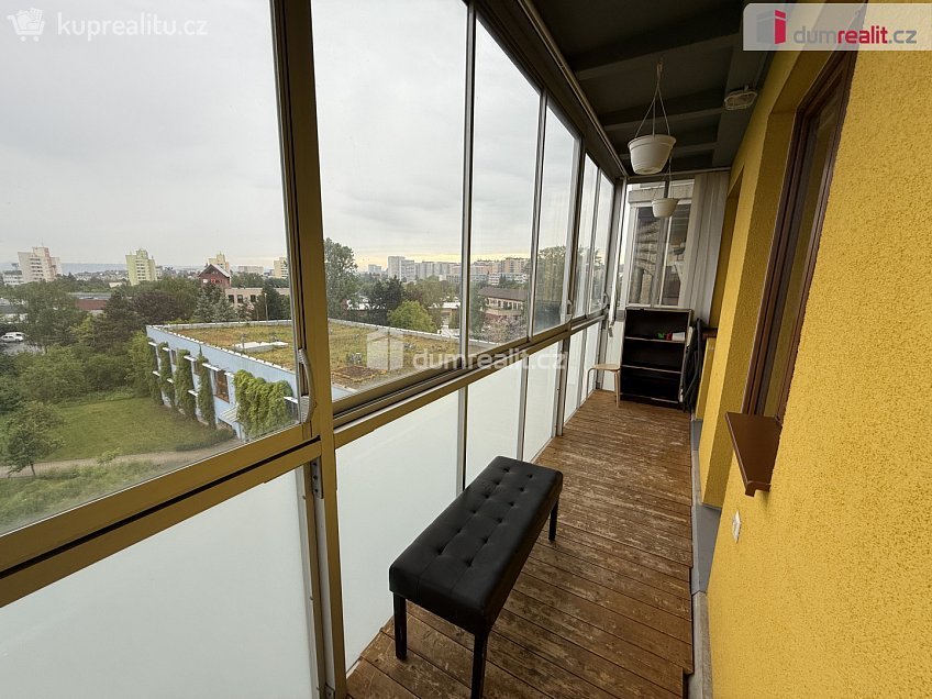 Pronájem bytu 3+kk 70 m^2 Březenská, Praha 8 