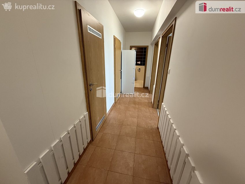 Pronájem bytu 3+kk 70 m^2 Březenská, Praha 8 