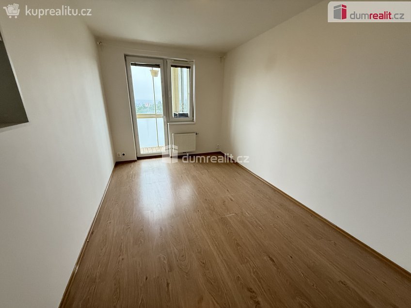 Pronájem bytu 3+kk 70 m^2 Březenská, Praha 8 