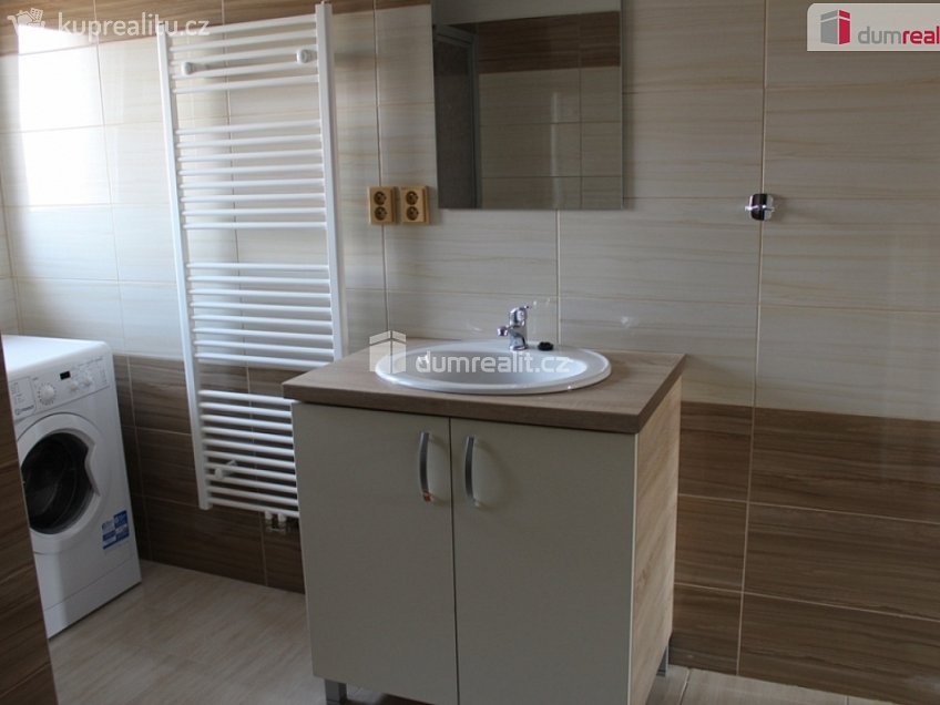 Pronájem bytu 3+kk 65 m^2 Kladruby, Kladruby 