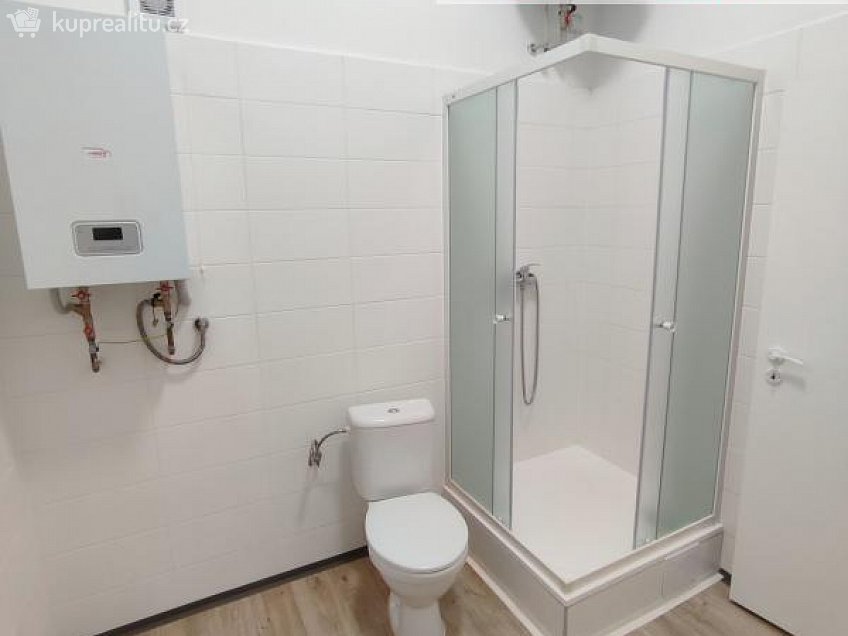 Pronájem bytu 2+kk 67 m^2 Vilsnická, Děčín 
