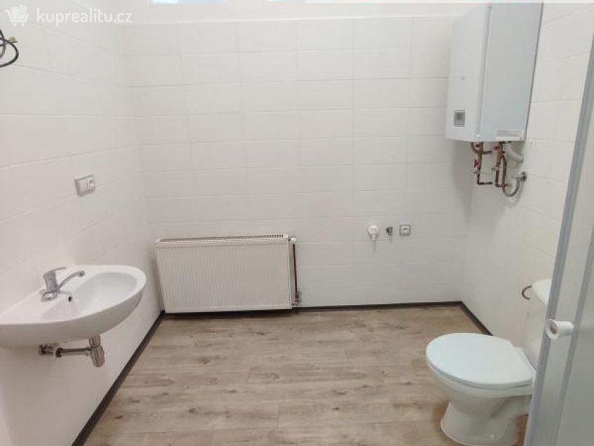 Pronájem bytu 2+kk 67 m^2 Vilsnická, Děčín 