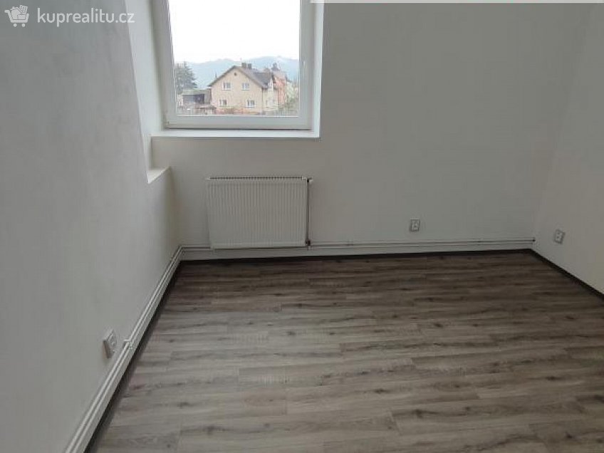 Pronájem bytu 2+kk 67 m^2 Vilsnická, Děčín 