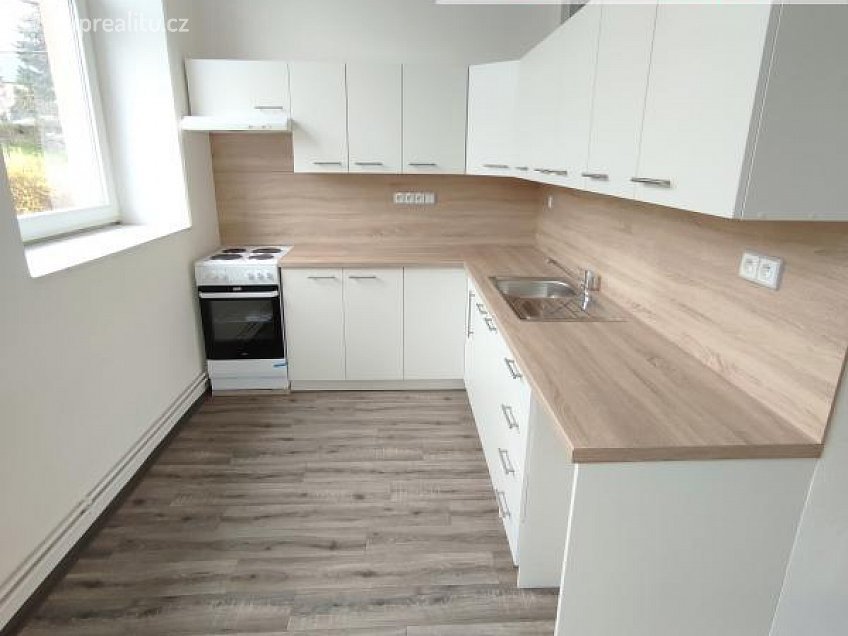Pronájem bytu 2+kk 67 m^2 Vilsnická, Děčín 