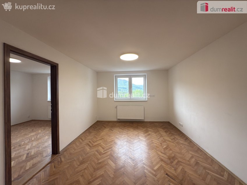 Pronájem bytu 2+1 55 m^2 Na Panském, Povrly 