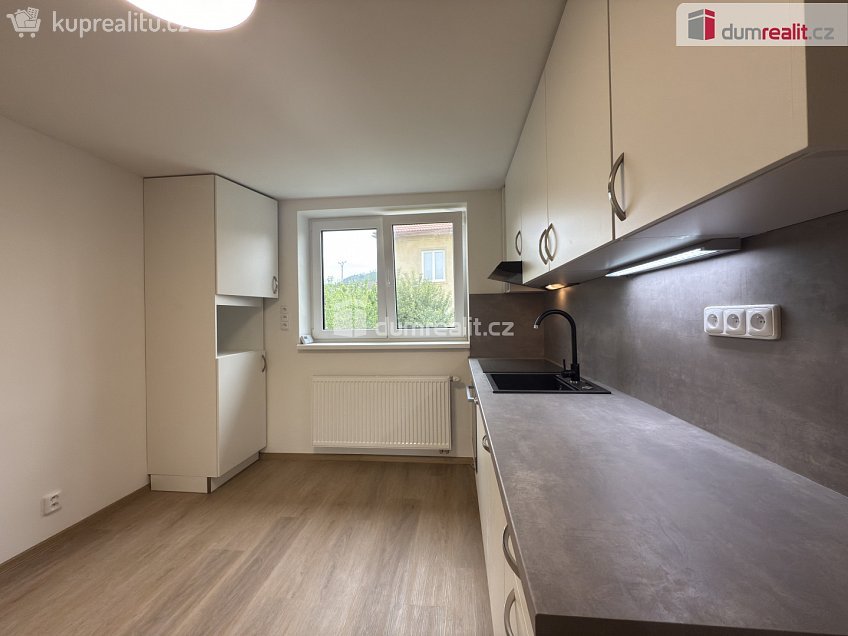 Pronájem bytu 2+1 55 m^2 Na Panském, Povrly 