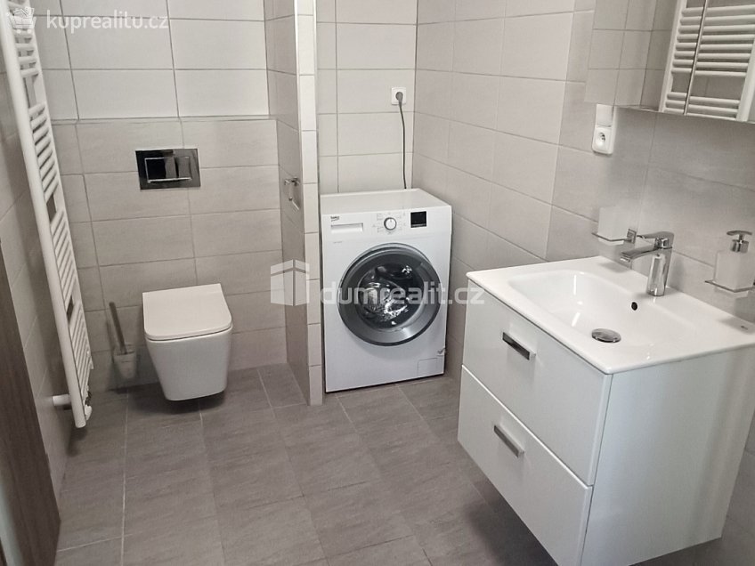 Pronájem bytu 2+kk 65 m^2 Elišky Krásnohorské, Ústí nad Labem 