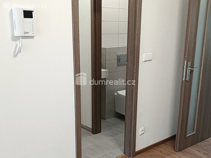 Pronájem bytu 2+kk 65 m^2 Elišky Krásnohorské, Ústí nad Labem 