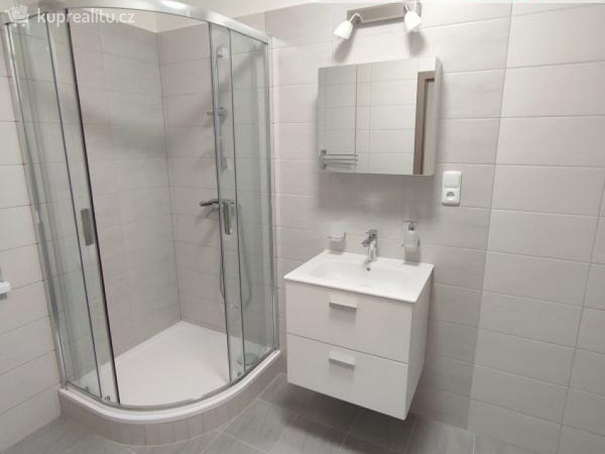 Pronájem bytu 2+kk 65 m^2 Elišky Krásnohorské, Ústí nad Labem 