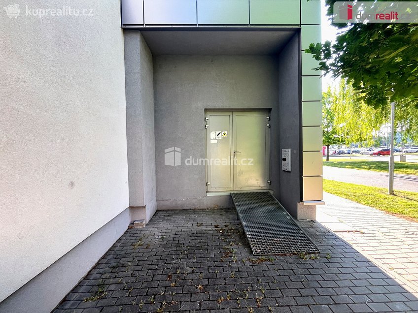 Pronájem  garáže 13 m^2 Města Mayen, Uherské Hradiště 