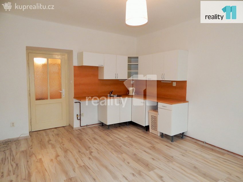 Prodej bytu 1+kk 26 m^2 Záběhlická, Praha 10 