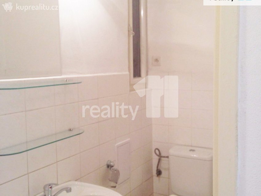 Prodej bytu 1+kk 26 m^2 Záběhlická, Praha 10 