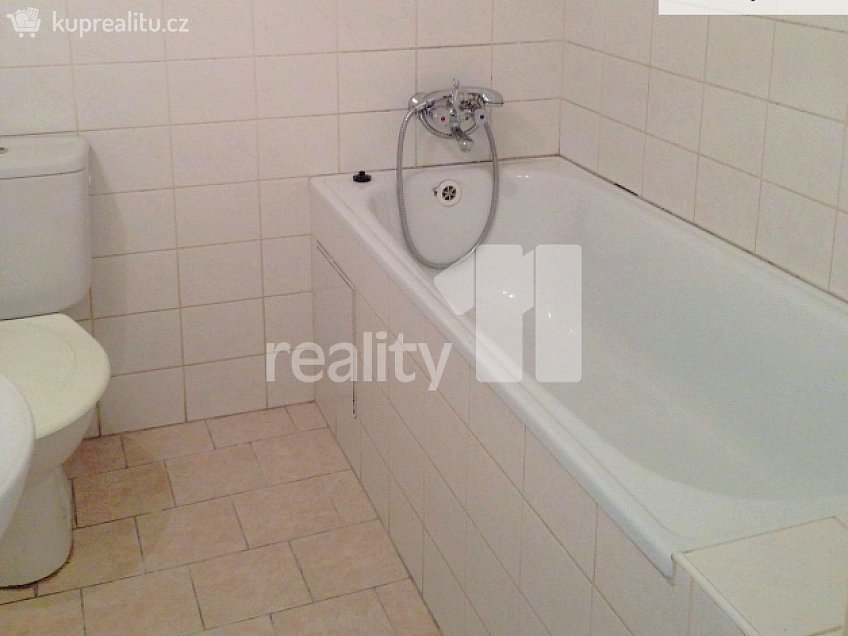 Prodej bytu 1+kk 26 m^2 Záběhlická, Praha 10 