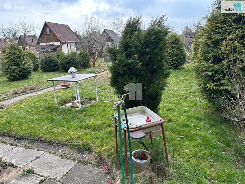 Pronájem  chaty 30 m^2 U obce, Praha 12 