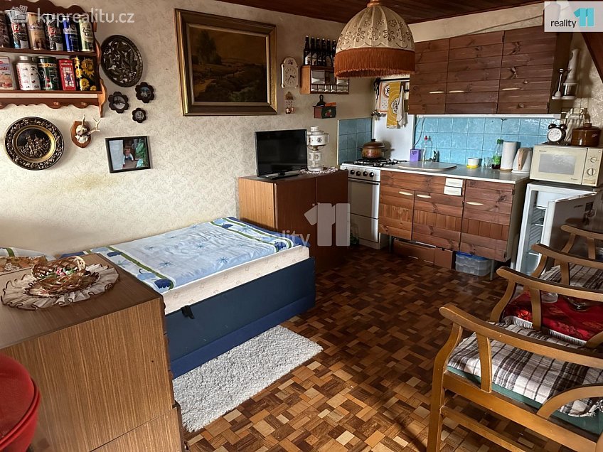 Pronájem  chaty 30 m^2 U obce, Praha 12 