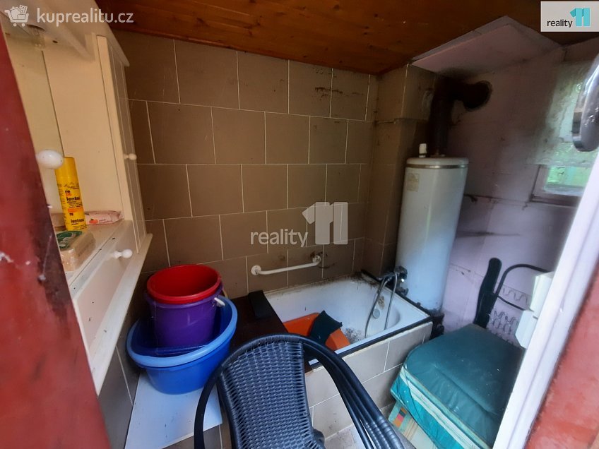 Pronájem  chaty 30 m^2 U obce, Praha 12 