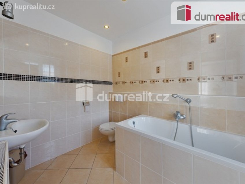 Prodej  rodinného domu 500 m^2 Stará Kysibelská, Karlovy Vary 