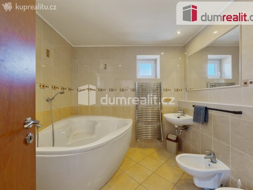 Prodej  rodinného domu 500 m^2 Stará Kysibelská, Karlovy Vary 
