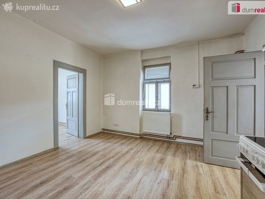 Pronájem bytu 2+kk 45 m^2 Hlavní, Neratovice 