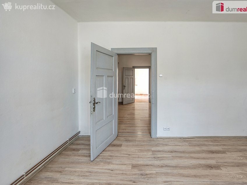 Pronájem bytu 2+kk 45 m^2 Hlavní, Neratovice 