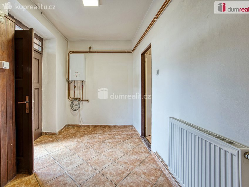 Pronájem bytu 2+kk 45 m^2 Hlavní, Neratovice 