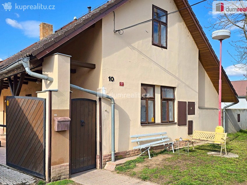 Pronájem bytu 2+kk 45 m^2 Hlavní, Neratovice 