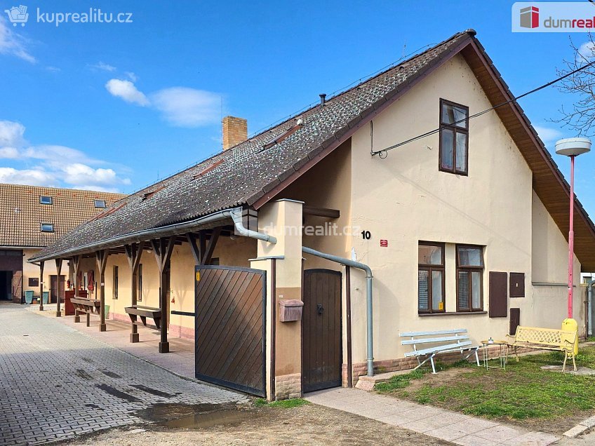 Pronájem bytu 2+kk 45 m^2 Hlavní, Neratovice 