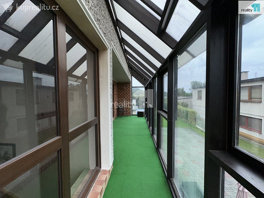 Prodej  rodinného domu 709 m^2 Slunečná, Cvikov 
