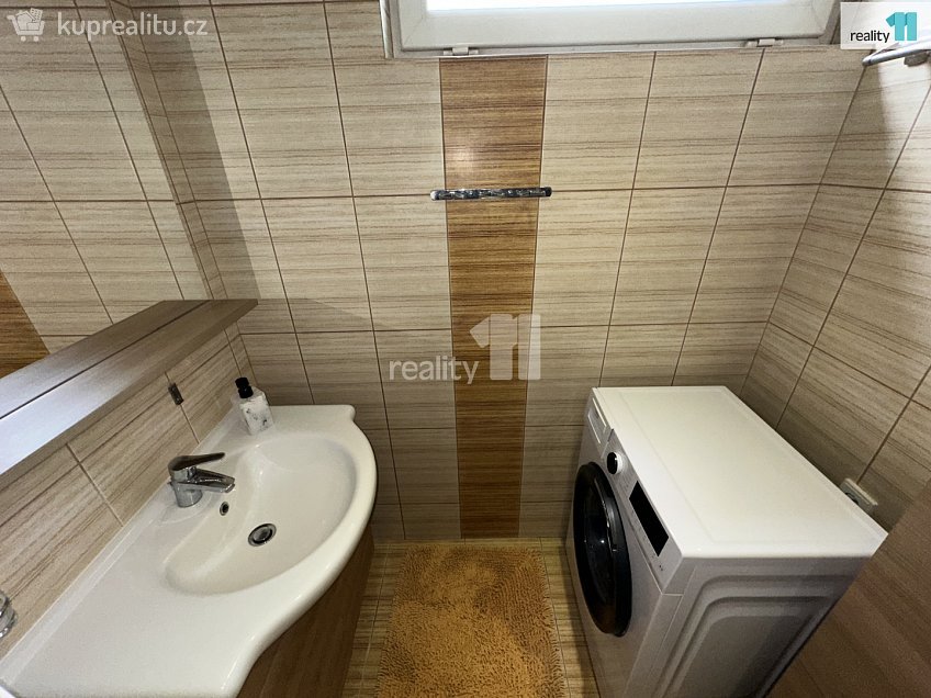 Prodej  rodinného domu 709 m^2 Slunečná, Cvikov 