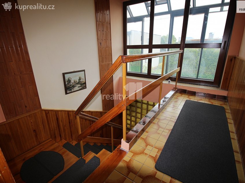 Prodej  rodinného domu 709 m^2 Slunečná, Cvikov 