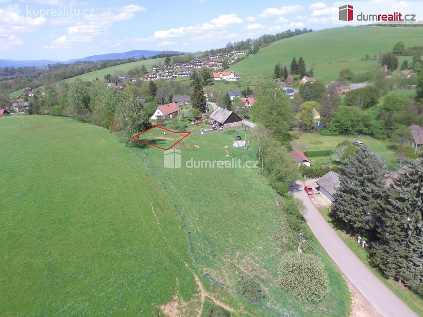 Prodej  stavebního pozemku 1366 m^2 Staré Buky, Staré Buky 