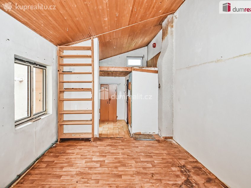 Prodej  rodinného domu 320 m^2 Praha-Lochkov, Praha-Lochkov 