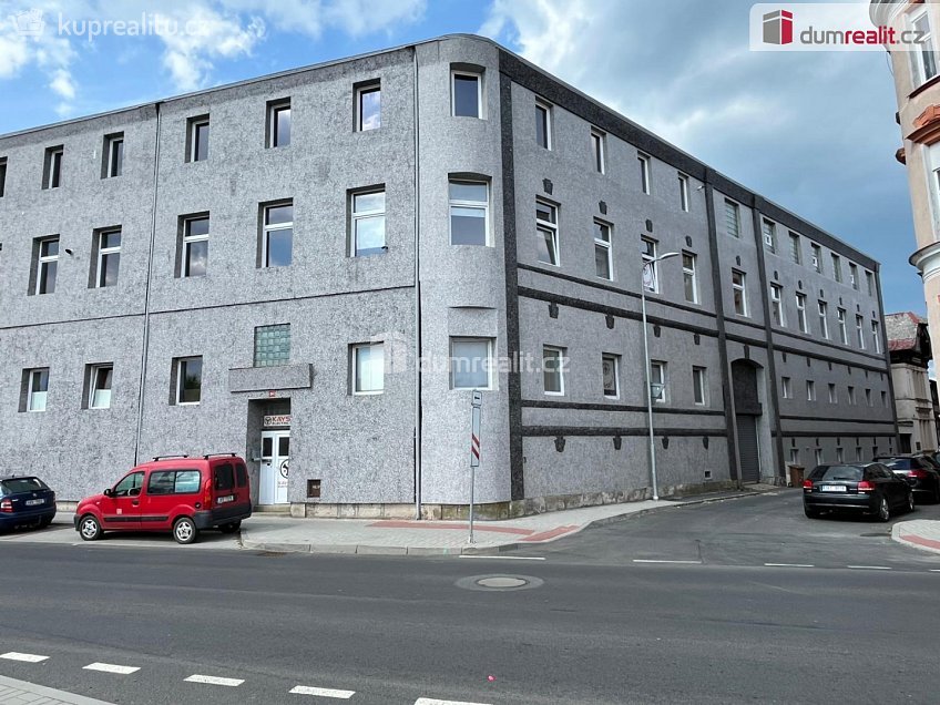 Pronájem  výrobních prostor 3300 m^2 Okružní, Aš 
