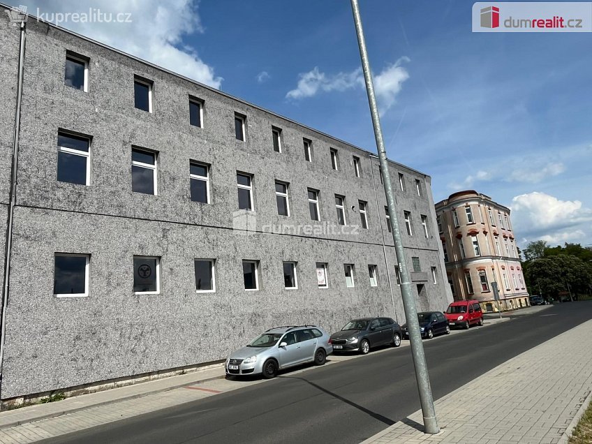Pronájem  výrobních prostor 3300 m^2 Okružní, Aš 