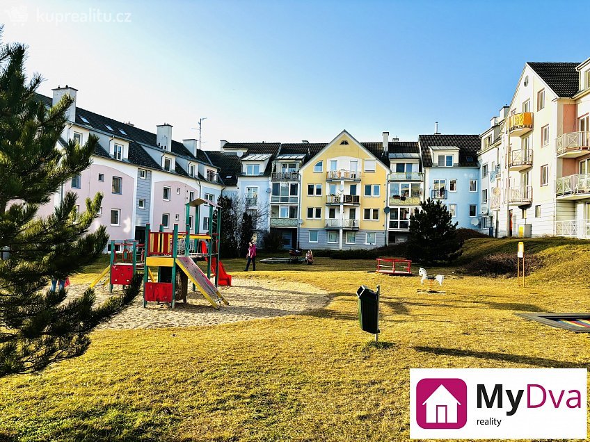 Prodej bytu 3+1 70 m^2 U Lesíka 3539, Znojmo 