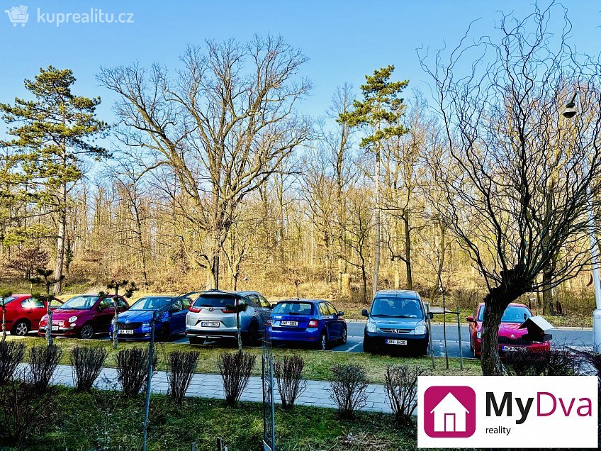 Prodej bytu 3+1 70 m^2 U Lesíka 3539, Znojmo 