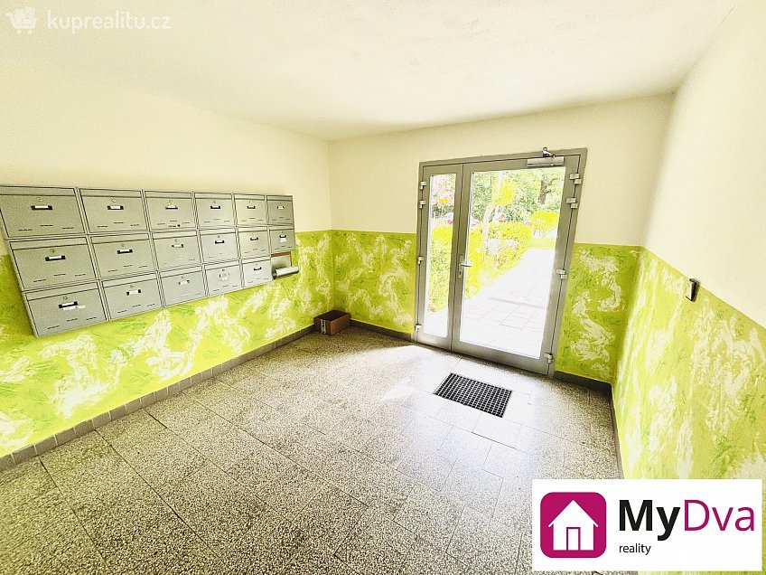 Prodej bytu 3+1 70 m^2 U Lesíka 3539, Znojmo 