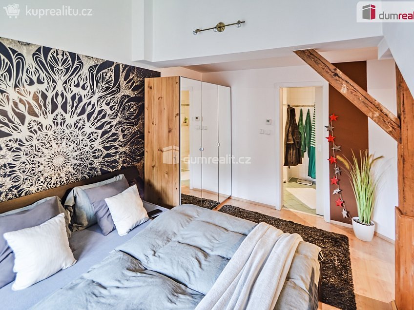 Prodej bytu 2+kk 53 m^2 Na Zatlance, Praha 5 