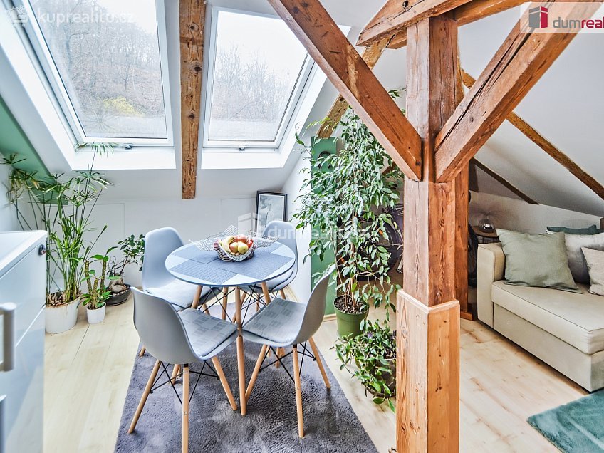 Prodej bytu 2+kk 53 m^2 Na Zatlance, Praha 5 