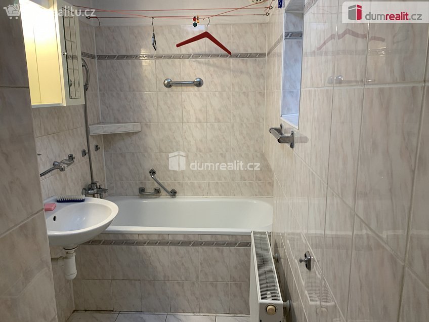 Prodej  rodinného domu 165 m^2 Hlavenecká, Praha 9 