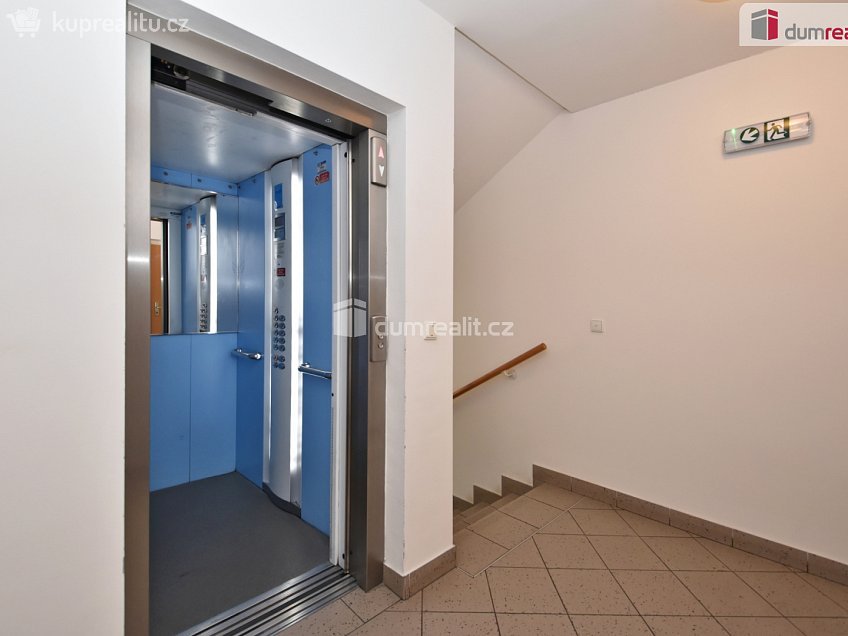 Prodej bytu 2+kk 56 m^2 Zrzavého, Praha 17 