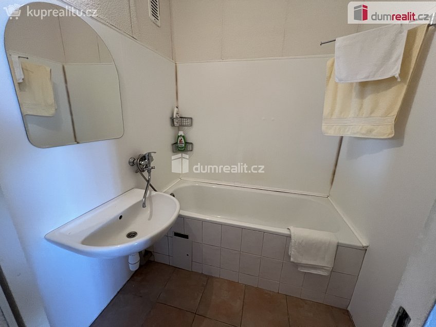 Pronájem bytu 3+1 56 m^2 Moravská, Rožnov pod Radhoštěm 