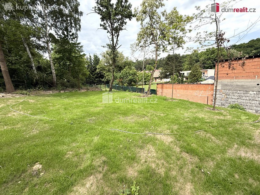 Pronájem  zahrady 250 m^2 Lutovítova, Kralupy nad Vltavou 